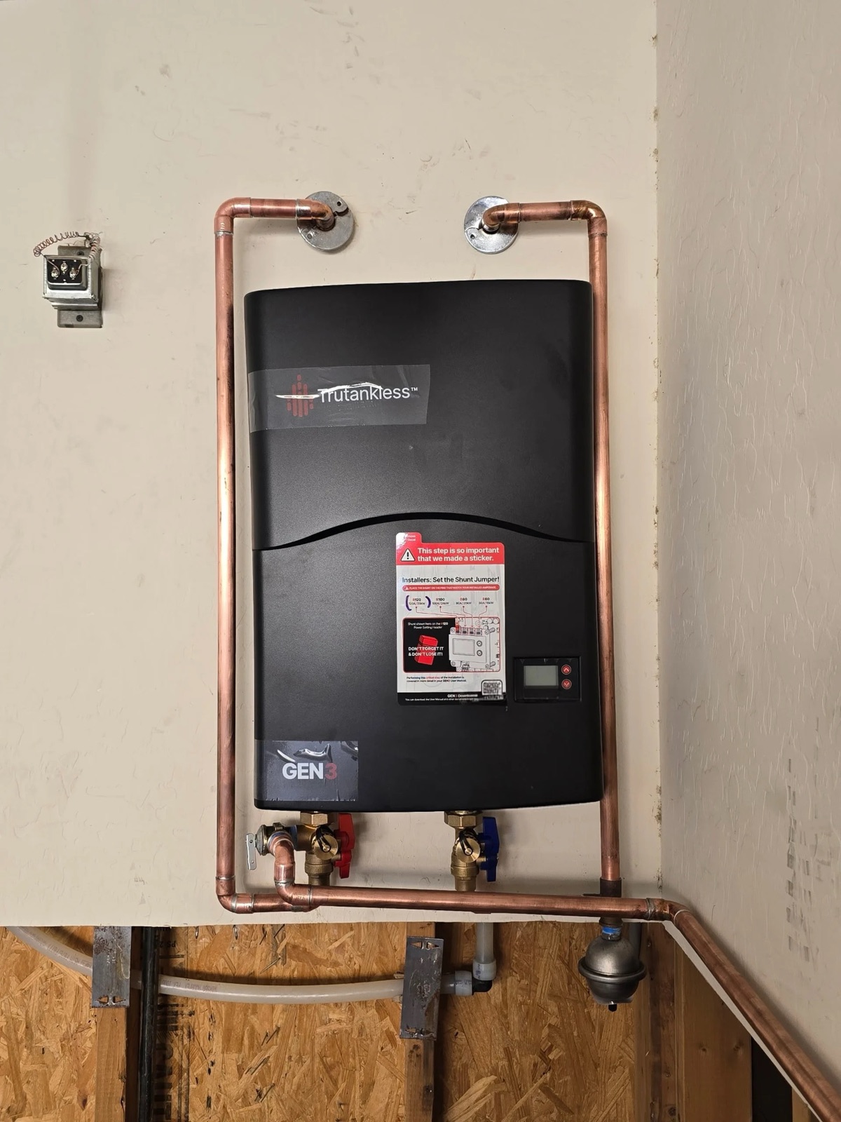 Trutankless electric tankless water heater with new copper lines installed by Western Sky Plumbing